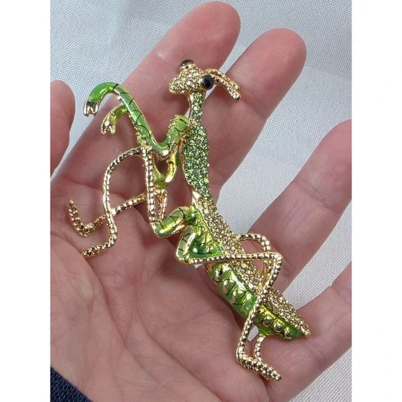 Green Rhinestone Praying Mantis Insect Brooch Pin Statement Jewelery Gold toned - Picture 4 of 10